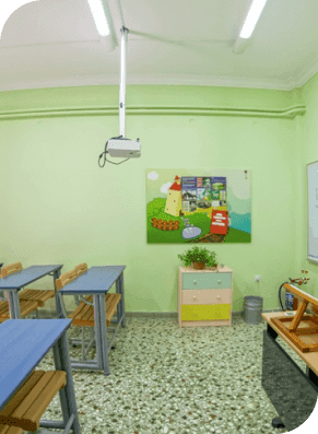Φωτεινή αίθουσα διδασκαλίας του Think English